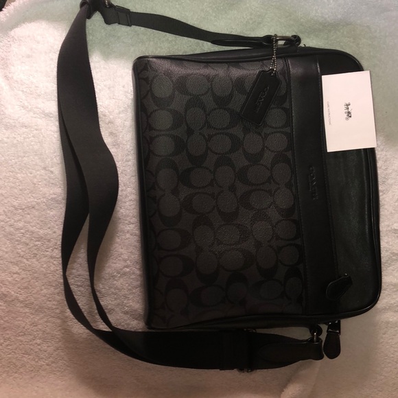 Coach men’s shoulder messenger bag - Picture 1 of 8
